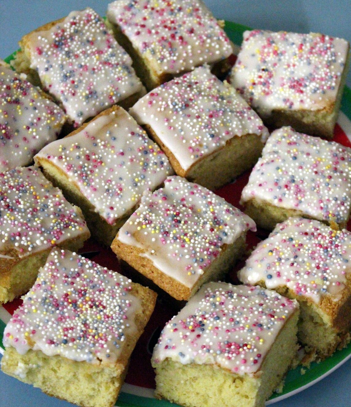 100 and 1000 cake